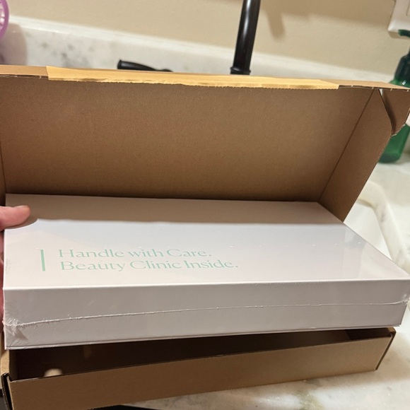 QURE Micro-Infusion System - White - Picture 3 of 4